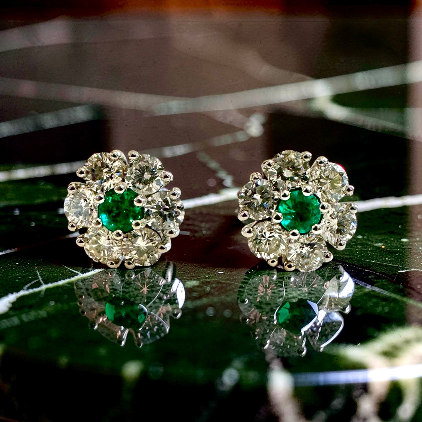 14K WHITE GOLD MUVO EMERALD EARRINGS